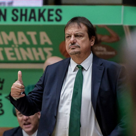 Αταμάν: «Όλη η ομάδα έπαιξε καλά, θέλω να συγχαρώ τον Καλαϊτζάκη για την άμυνα»