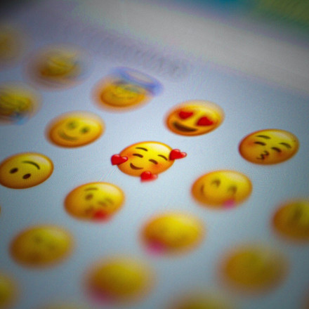 Αυτά είναι τα 10 πιο δημοφιλή emoji του 2023
