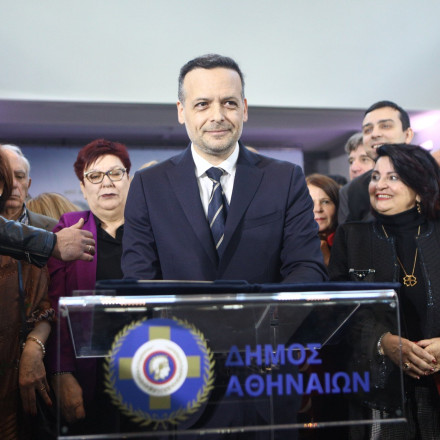 Ορκίστηκε ο Χάρης Δούκας: «Ο δήμος Αθηναίων ξαναγυρίζει στις γειτονιές»