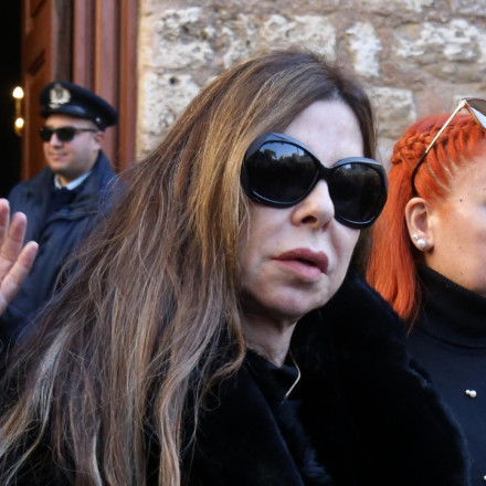 Άντζελα Δημητρίου: Στο μνημόσυνο της μητέρας της χωρίς την Όλγα Κιουρτσάκη
