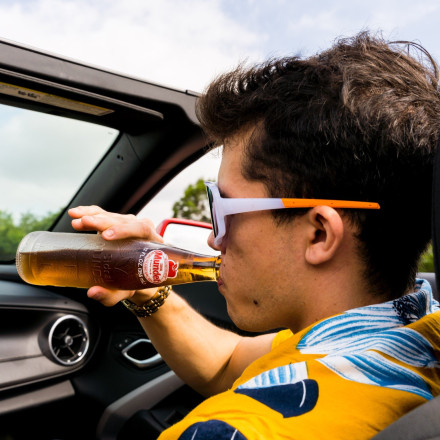 Οι «μύθοι» γύρω από τη μείωση των κινδύνων όταν συνδυάζουμε οδήγηση και αλκοόλ