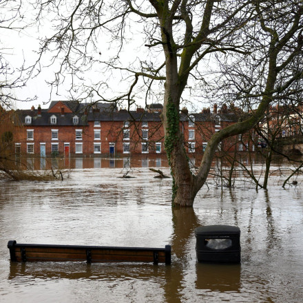 Μεγάλη Βρετανία: Κόκκινος συναγερμός για την «χειρότερη καταιγίδα των τελευταίων ετών»