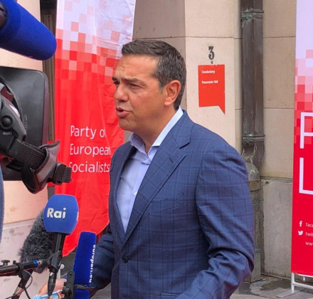 Ανάρτηση Τσίπρα για το δημοψήφισμα: «Ποιος φοβάται την αλήθεια για το '15;» Ανάρτηση Τσίπρα για το δημοψήφισμα: «Ποιος φοβάται την αλήθεια για το '15;»
