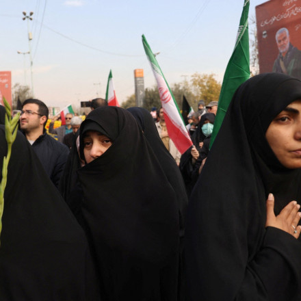 Μεσαίωνας: Γυναίκα δεν φόρεσε τη μαντίλα και καταδικάστηκε σε… 74 μαστιγώσεις!