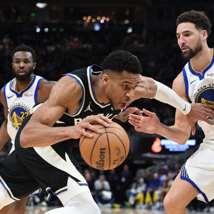 Giannis, Λίλαρντ και Μίντλετον πήραν στις... πλάτες τους το Μιλγουόκι