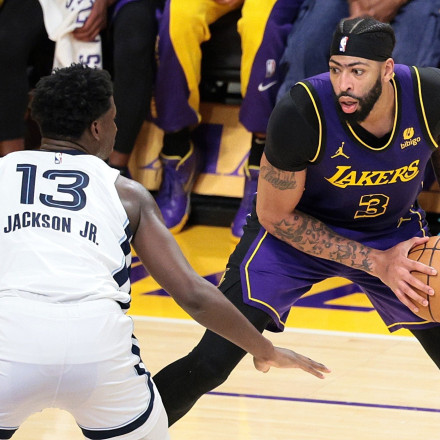 Φοβερή νίκη των Λέικερς με 40άρα του Ντέιβις, επική ανατροπή των Κινγκς