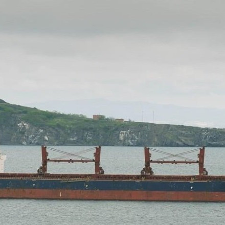 Eλληνόκτητο πλοίο χτυπήθηκε με πύραυλο στην Ερυθρά Θάλασσα