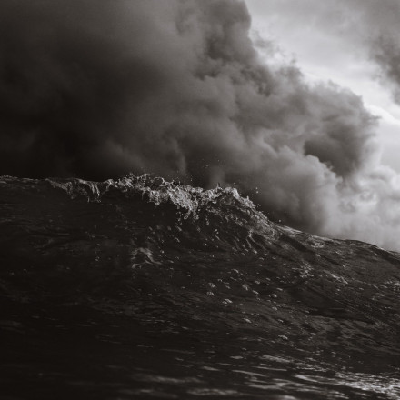 «Δαμάζοντας τα κύματα»: Εντυπωσιακό βίντεο με το Fast Ferries Andros στην Τήνο