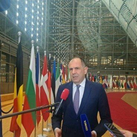 Γεραπετρίτης από Βρυξέλλες: Φόβοι για επέκταση της κρίσης στη Μέση Ανατολή