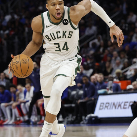 Φοβερός Giannis: «Αγκάλιασα τον Λίλαρντ και του είπα ''μην με ξαναφήσεις μόνο''»