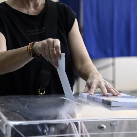 Επιστολική ψήφος: Πόλεμος στην αντιπολίτευση - Ένσταση αντισυνταγματικότητας