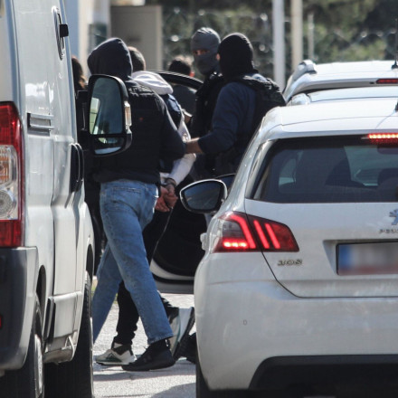 Greek Mafia: Για 9 κακουργήματα και 7 πλημμελήματα διώκονται οι 3 συλληφθέντες