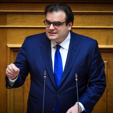 Tι αλλάζει στα ΙΕΚ, τι είναι τα ΚΕΕΚ - Διευκρινίσεις Πιερρακάκη στο Tik Tok
