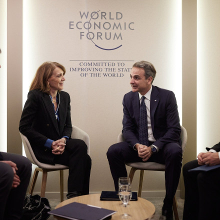 Νταβός: Συνάντηση Μητσοτάκη με στελέχη της Intel, της Alphabet και της Google