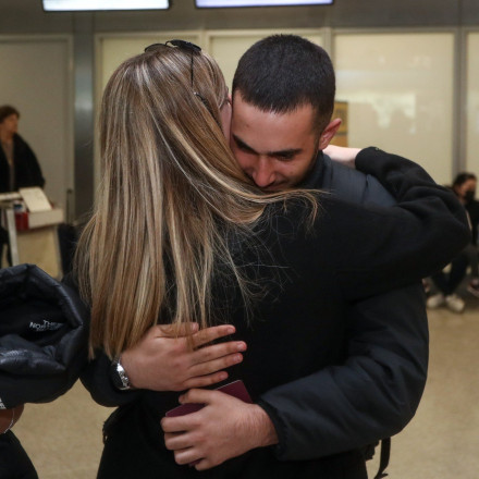 Επέστρεψε ο 19χρονος ναυτικός του τάνκερ που είχαν καταλάβει οι Ιρανοί