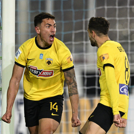 «Σόου» Πόνσε για την πεντάρα της ΑΕΚ στο Περιστέρι