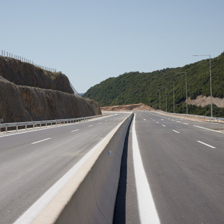 Νέος άξονας Άκτιο-Αμβρακία: Συντομότερη 45' η διαδρομή Αθήνα-Λευκάδα