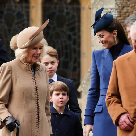 Το Μπάκιγχαμ θυμίζει... νοσοκομείο και τρεις γυναίκες αναλαμβάνουν το «τιμόνι»