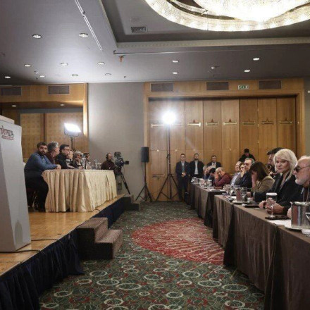 Κασσελάκης: Δεύτερες σκέψεις για την επιστολική - Γρίφος η κομματική πειθαρχία