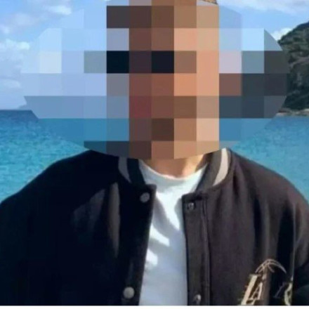 Πειραιάς: «Ένιωσε ξαφνικά αδιαθεσία και έπεσε», συγκινεί ο πατέρας του 18χρονου