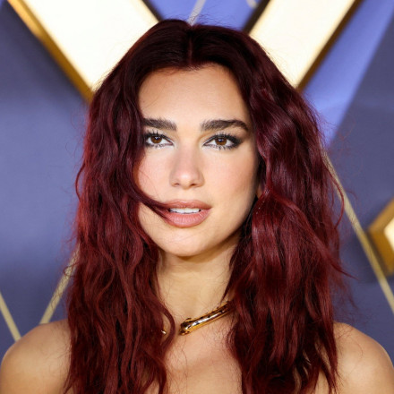 Τα καυτά φιλιά της Dua Lipa με το νέο της αγόρι στο Μπέβερλι Χιλς