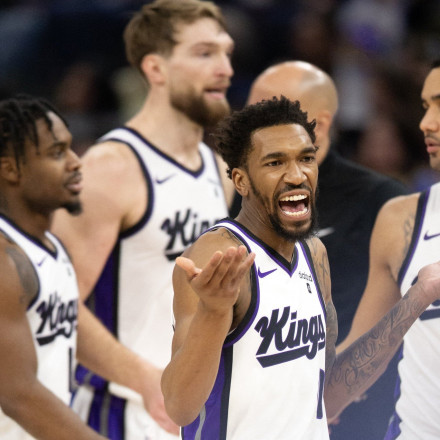 Συγκλονιστική νίκη για Κινγκς, άνετα οι Λέικερς, ακάθεκτοι οι Σέλτικς