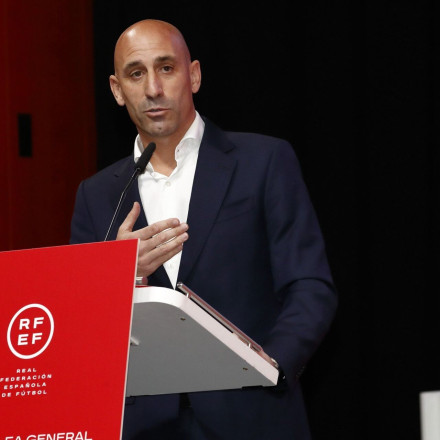 Σε δίκη ο Ρουμπιάλες για το φιλί στην Ερμόσο