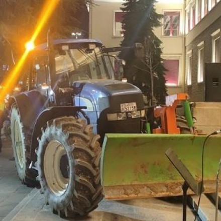 Τα τρακτέρ μπήκαν στα Ιωάννινα - Κλιμακώνονται οι κινητοποιήσεις των αγροτών