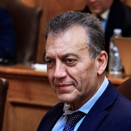 Μήνυμα Βρούτση σε ΕΠΟ και Super League για το άνοιγμα των γηπέδων