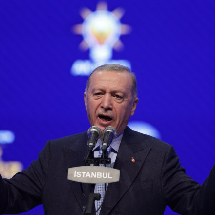 Eρντογάν: «Αν θέλετε ειρήνη πρέπει να είστε έτοιμοι για πόλεμο»