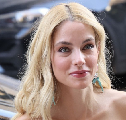 Celebrities: Τι μαγιό επέλεξαν στην πρώτη τους βουτιά; Celebrities: Τι μαγιό επέλεξαν στην πρώτη τους βουτιά;