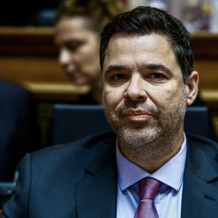 Κοντογεώργης: Δεν υπάρχει θέμα αντισυνταγματικότητας για τα ομόφυλα ζευγάρια