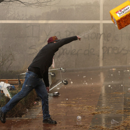 Χάος στις Βρυξέλλες από τη μαζική κινητοποίηση των αγροτών - LIVE εικόνα