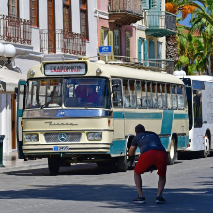 Η ιστορία της ελληνικής ΒΙΑΜΑΞ με τα θρυλικά λεωφορεία και τους 2.500 εργάτες