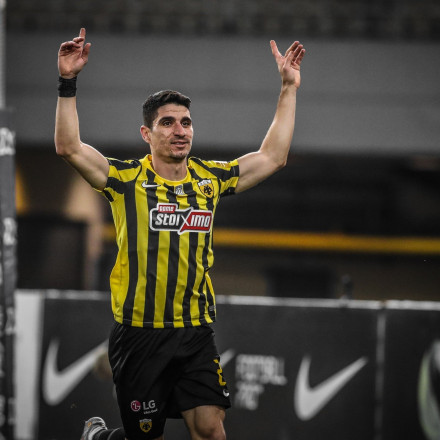 Μάνταλος: «Κάτι μου λέει πως θα κλείσω την καριέρα μου στην ΑΕΚ»