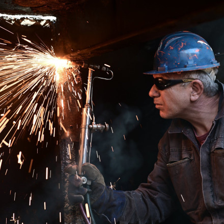 Νέο εργασιακό μοντέλο για 600.000 εργαζόμενους πριν από το Πάσχα - Τι αλλάζει