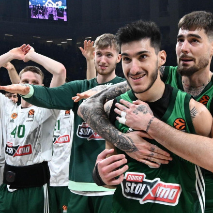 Ο Καλαϊτζάκης... ζεσταίνεται ενόψει Ζαλγκίρις με εύστοχο σουτ από το κέντρο
