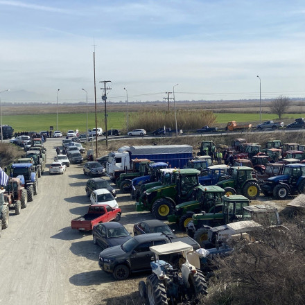 Αγρότες: Τα μπλόκα τις επόμενες ώρες - Συσκέψεις για νέες κινητοποιήσεις