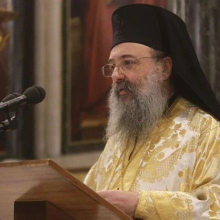 Μητροπολίτης Πατρών: Καλεί σε συγκέντρωση κατά του γάμου των ομόφυλων
