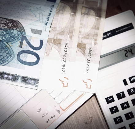 Ελεύθεροι επαγγελματίες με εισοδήματα πείνας - Τι δηλώνουν κομμωτές και ιδιοκτήτες μπαρ Ελεύθεροι επαγγελματίες με εισοδήματα πείνας - Τι δηλώνουν κομμωτές και ιδιοκτήτες μπαρ