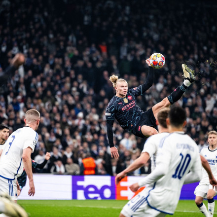 Άλλοι με το κεφάλι, άλλοι με το πόδι: Ο Χάαλαντ δεν «βλέπει» Ρονάλντο και Όσιμεν