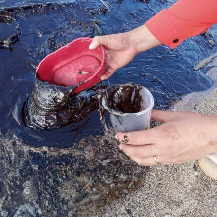 Ανεξέλεγκτη πετρελαιοκηλίδα από μυστηριώδες πλοίο απειλεί την Καραϊβική