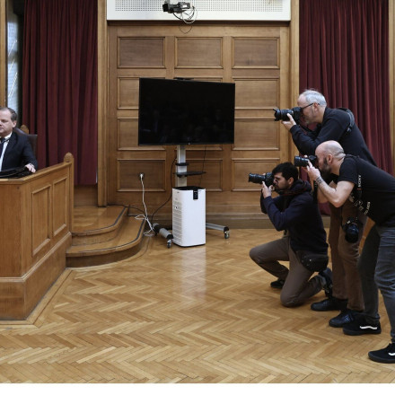 Mεγάλη ένταση στην εξεταστική για Τέμπη: «Παίζετε θέατρο» - «Είστε ψεύτης»