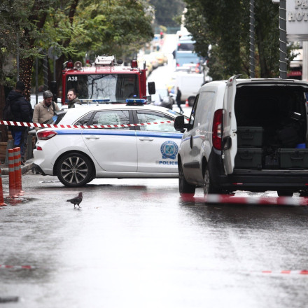 Λήξη συναγερμού στην Ομόνοια: Άδεια η μπαγκαζιέρα στην οδό Ηπείρου