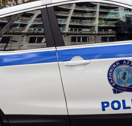 Εφιάλτης για 86χρονη στο Χολαργό - Γυναίκα «αστυνομικός» της έστησε παγίδα για να τη ληστέψει Εφιάλτης για 86χρονη στο Χολαργό - Γυναίκα «αστυνομικός» της έστησε παγίδα για να τη ληστέψει