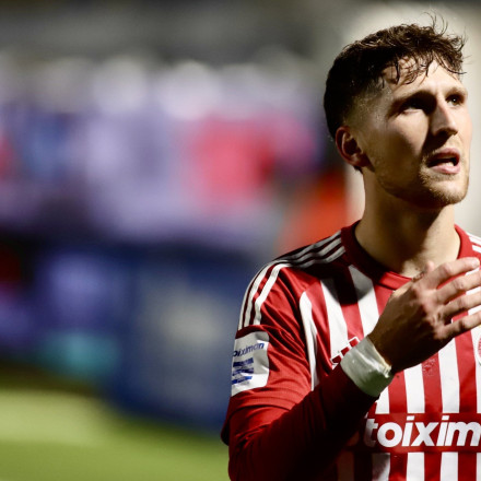 Εξαιρετικά αμφίβολος με Φερεντσβάρος ο Ρέτσος