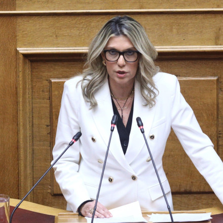Ομόφυλα ζευγάρια: Το «ναι» του Σιμόπουλου και οι αιχμές από την Άννα Καραμανλή