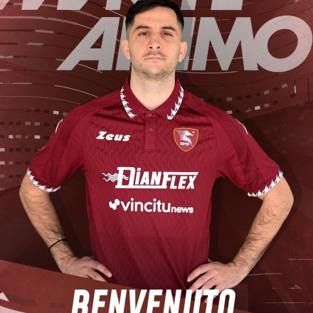 Και επίσημα παίκτης της Σαλερνιτάνα ο Μανωλάς