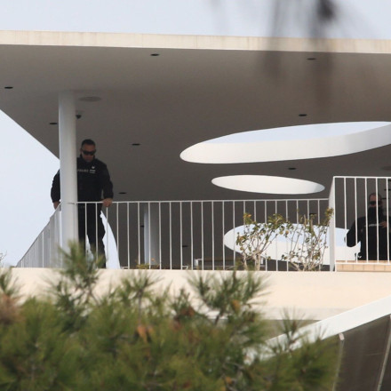 Γλυφάδα: Ξεσπά η οικογένεια Καρνέση σε κοινή δήλωση - «Σεβαστείτε το πένθος μας»