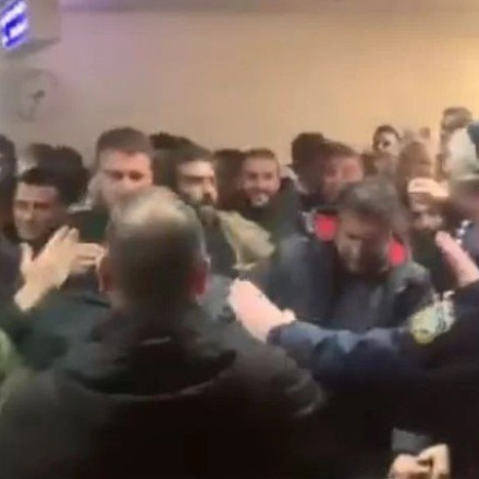 Αγρότες εισέβαλαν στο αεροδρόμιο Αλεξανδρούπολης